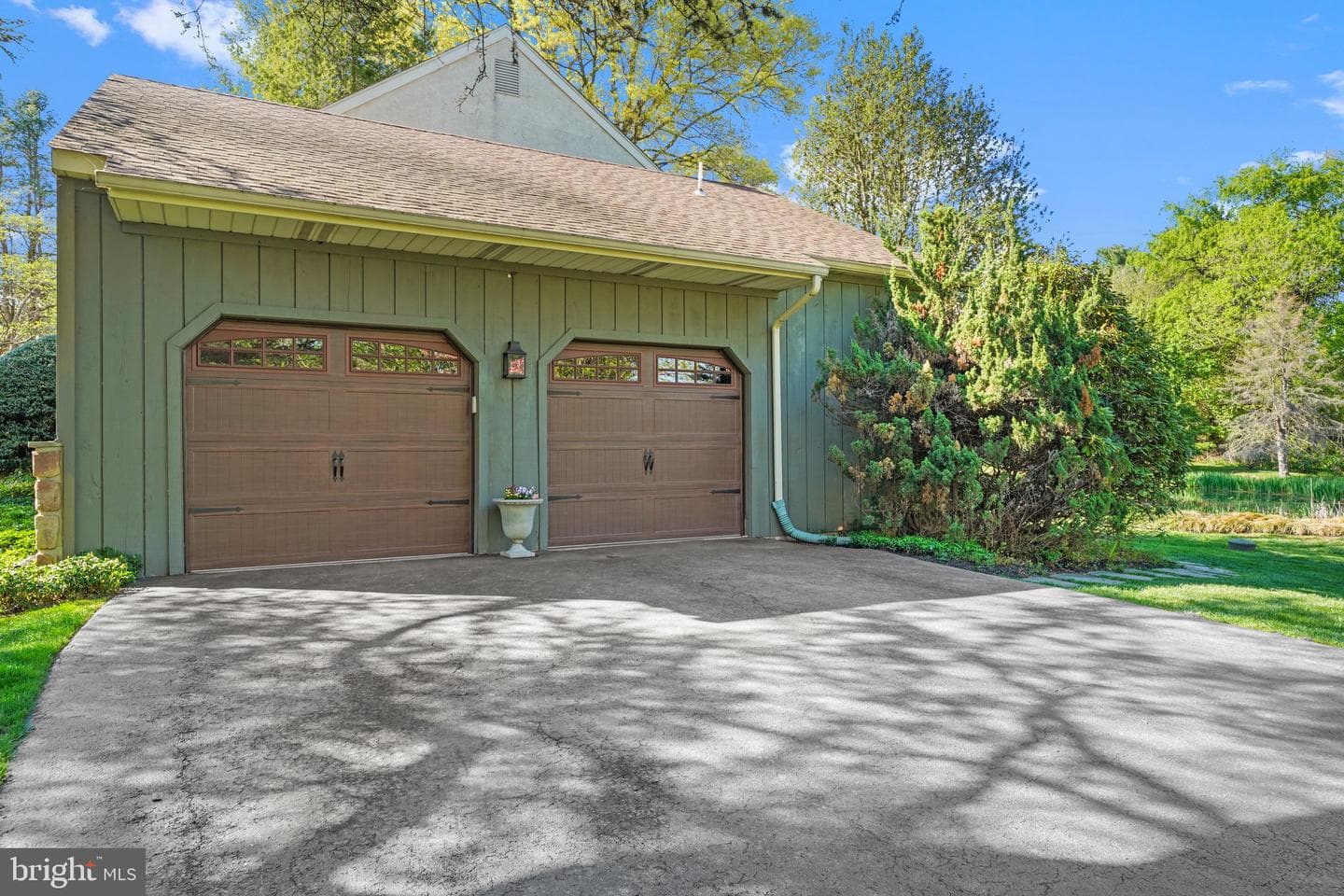 323 Maple Drive photo 20