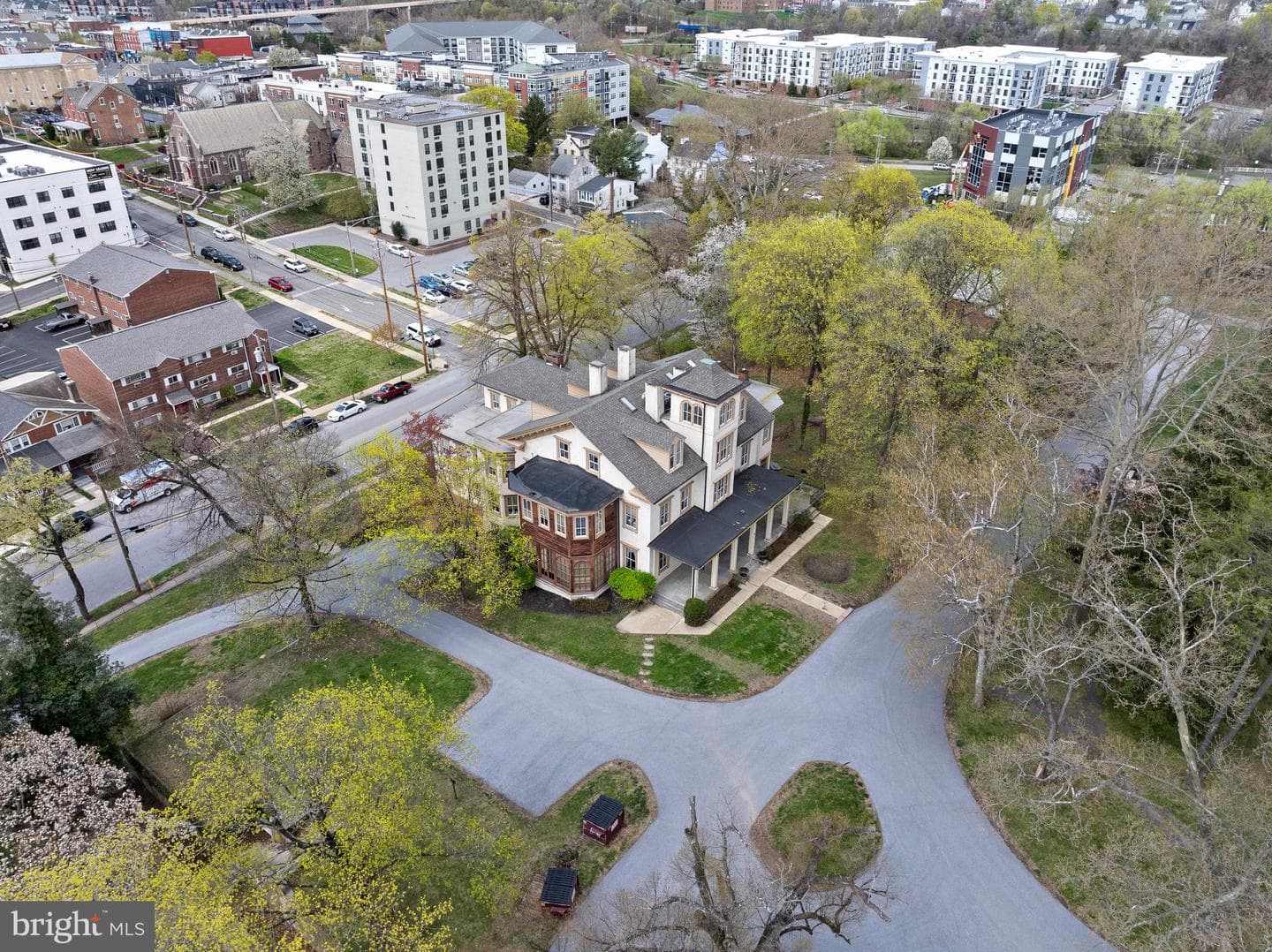 99 Starr Street photo 23