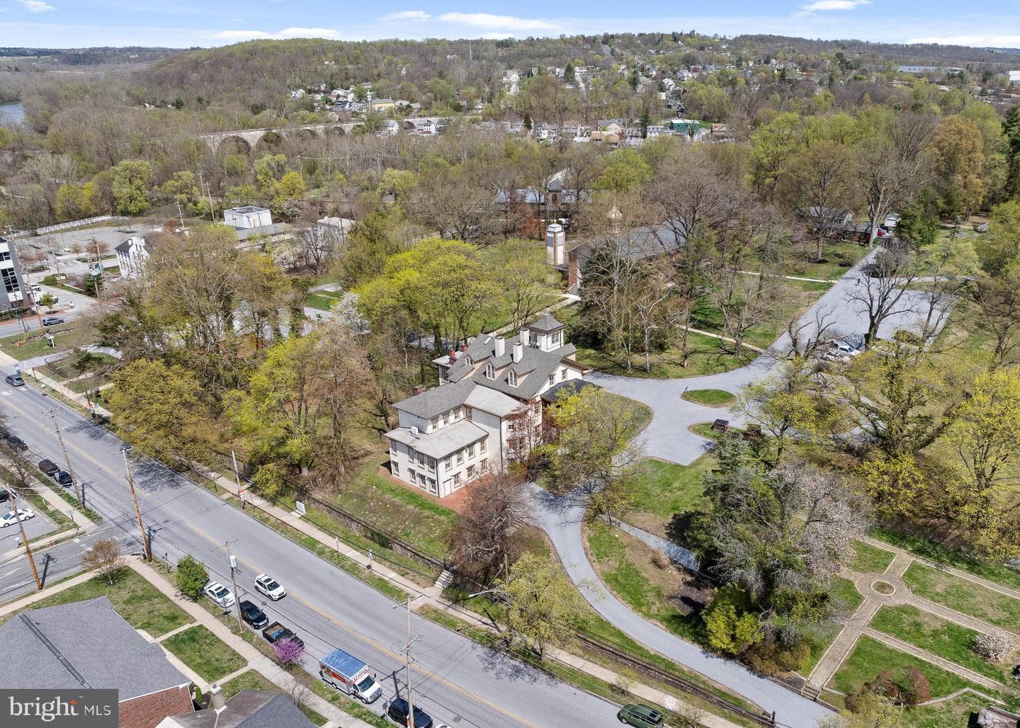 99 Starr Street photo 25