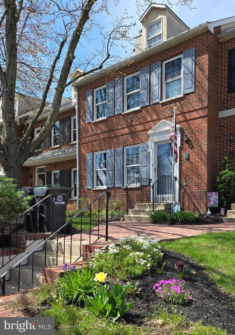 446 Dayton Street photo 1
