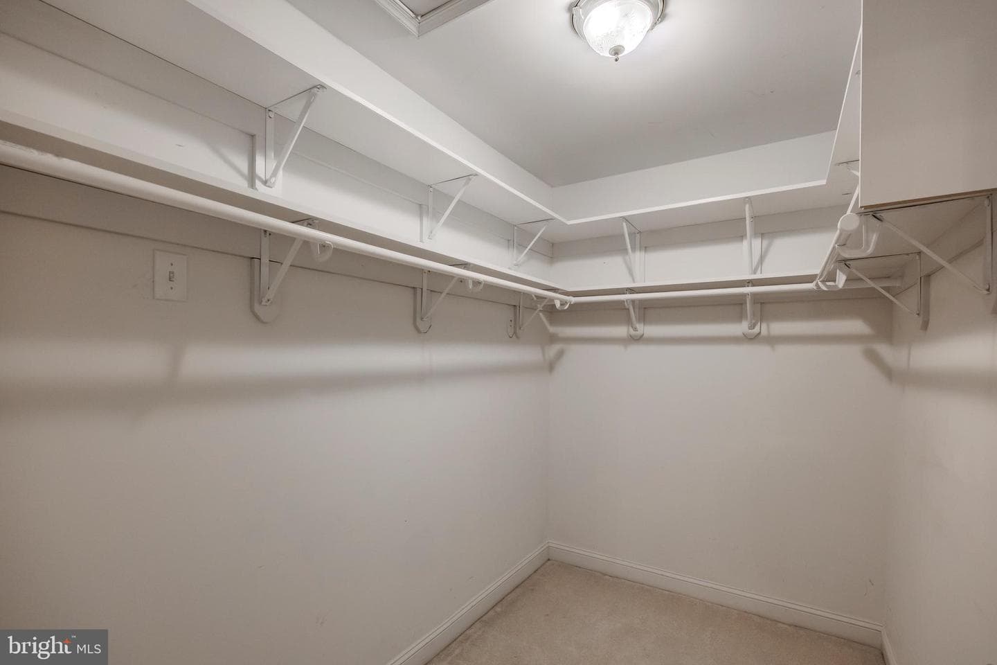 1736 Yardley Drive photo 33