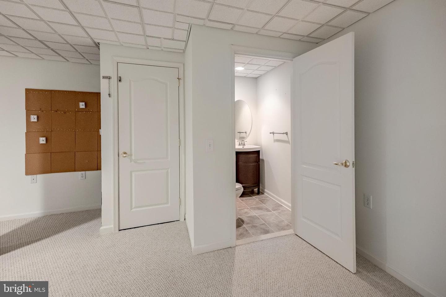 1736 Yardley Drive photo 45