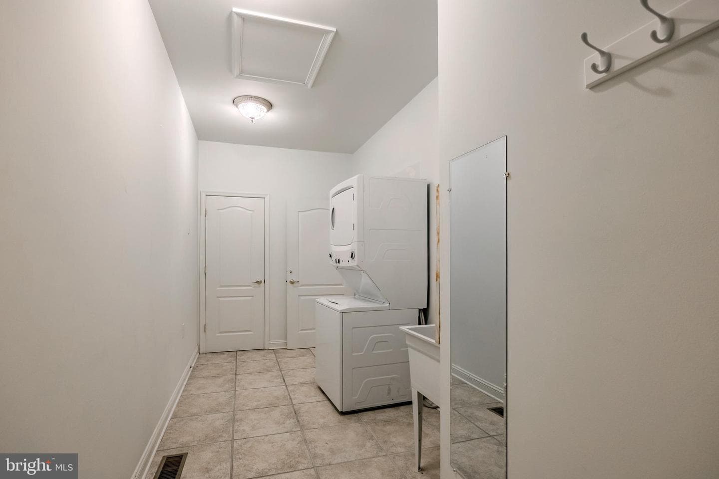 1736 Yardley Drive photo 52