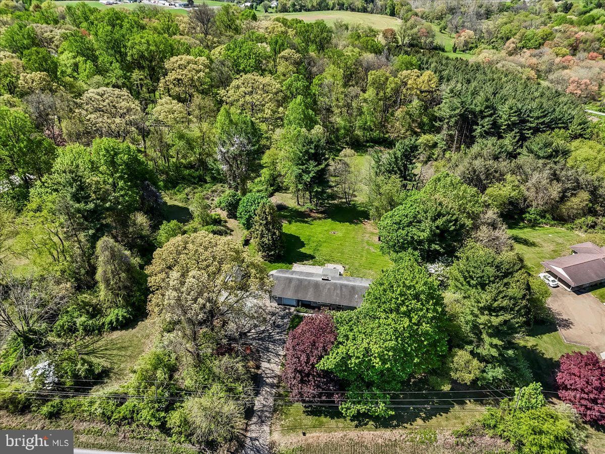 128 Elkdale Road photo 2