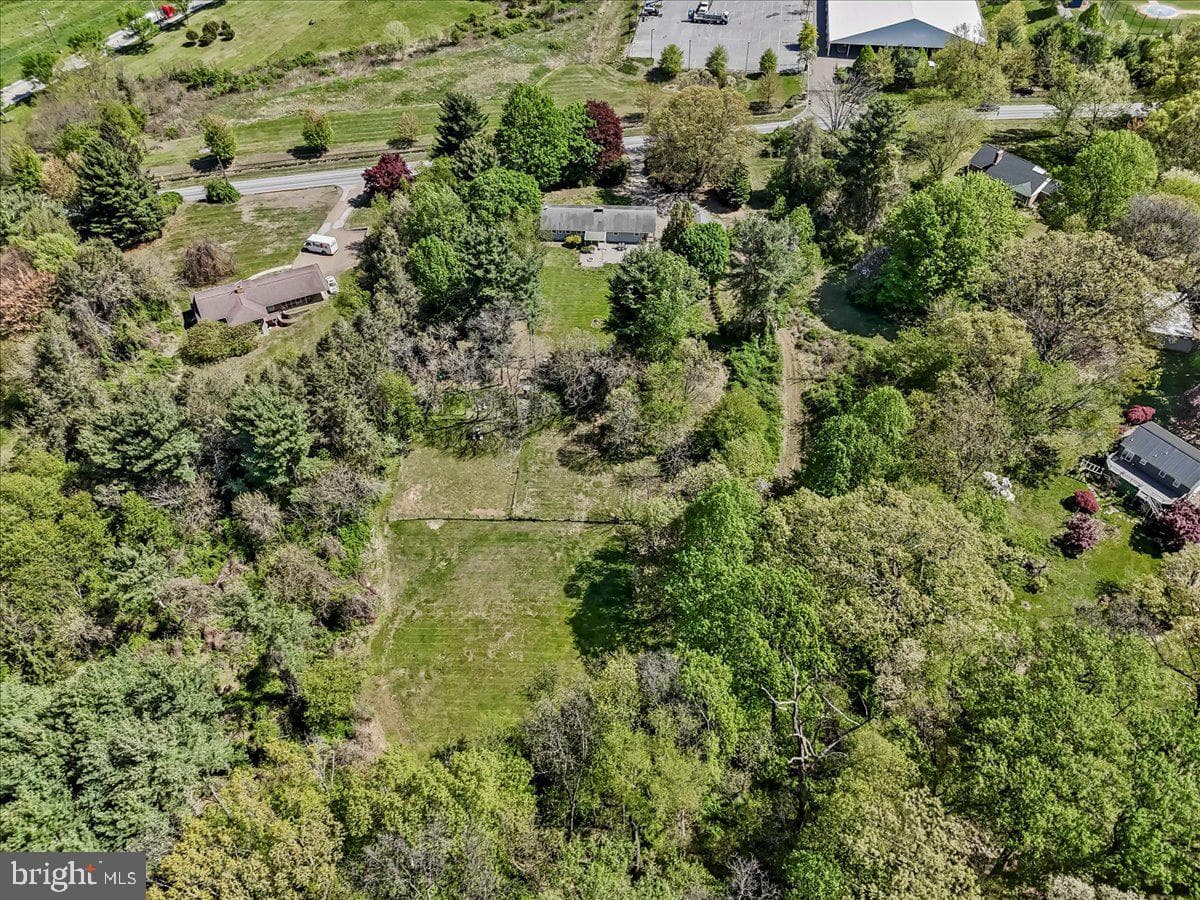 128 Elkdale Road photo 39