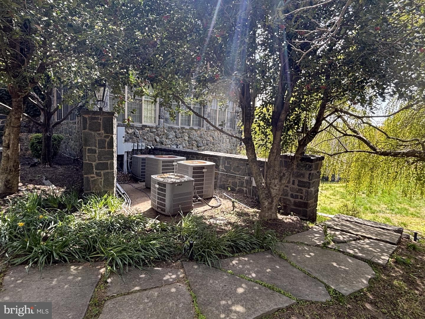 40 Nivin Lane photo 4