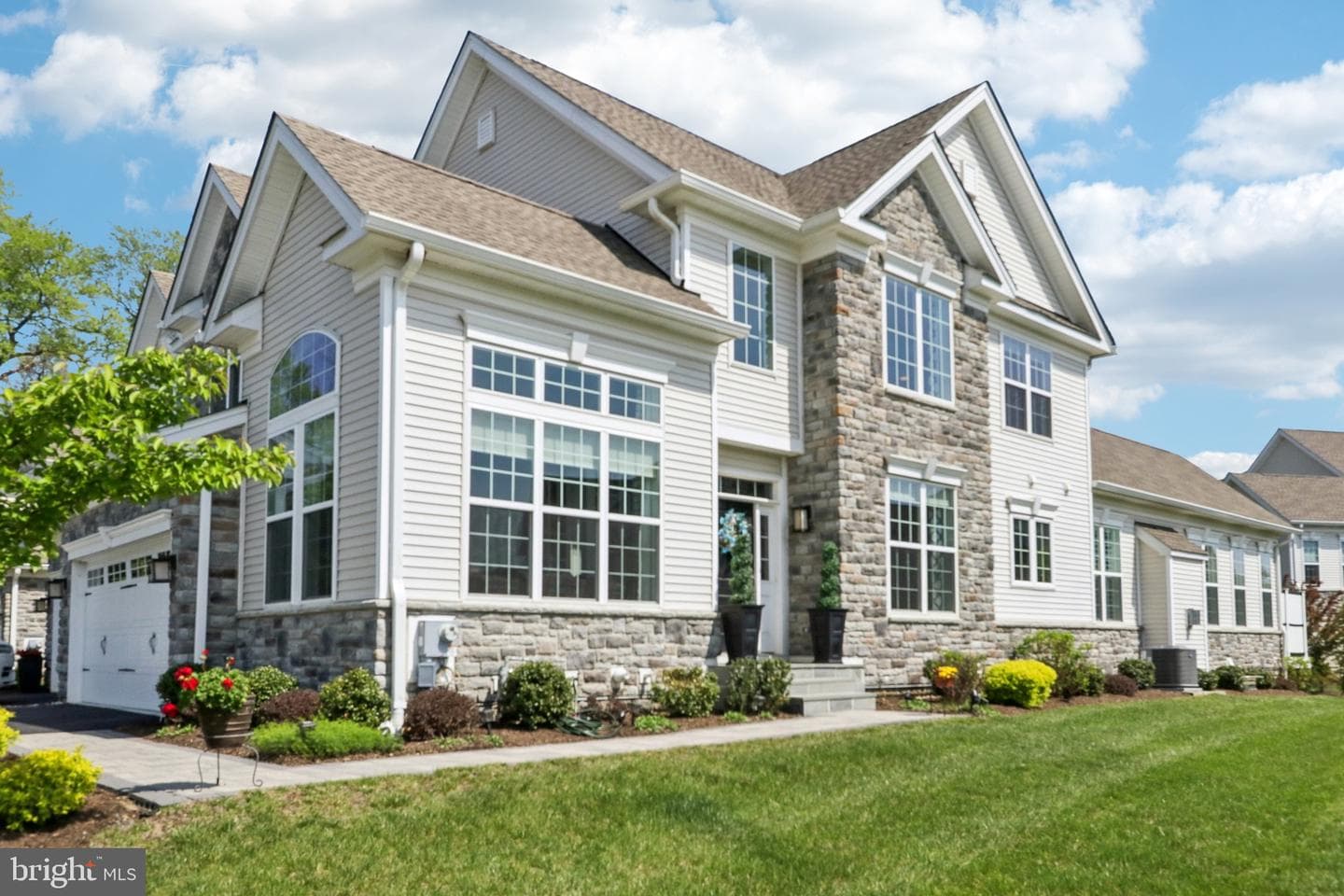 207 Reid Way photo 4