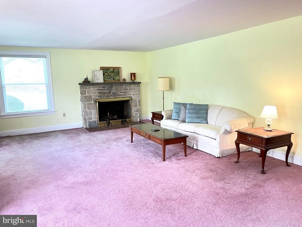 218 W Locust Street photo 13