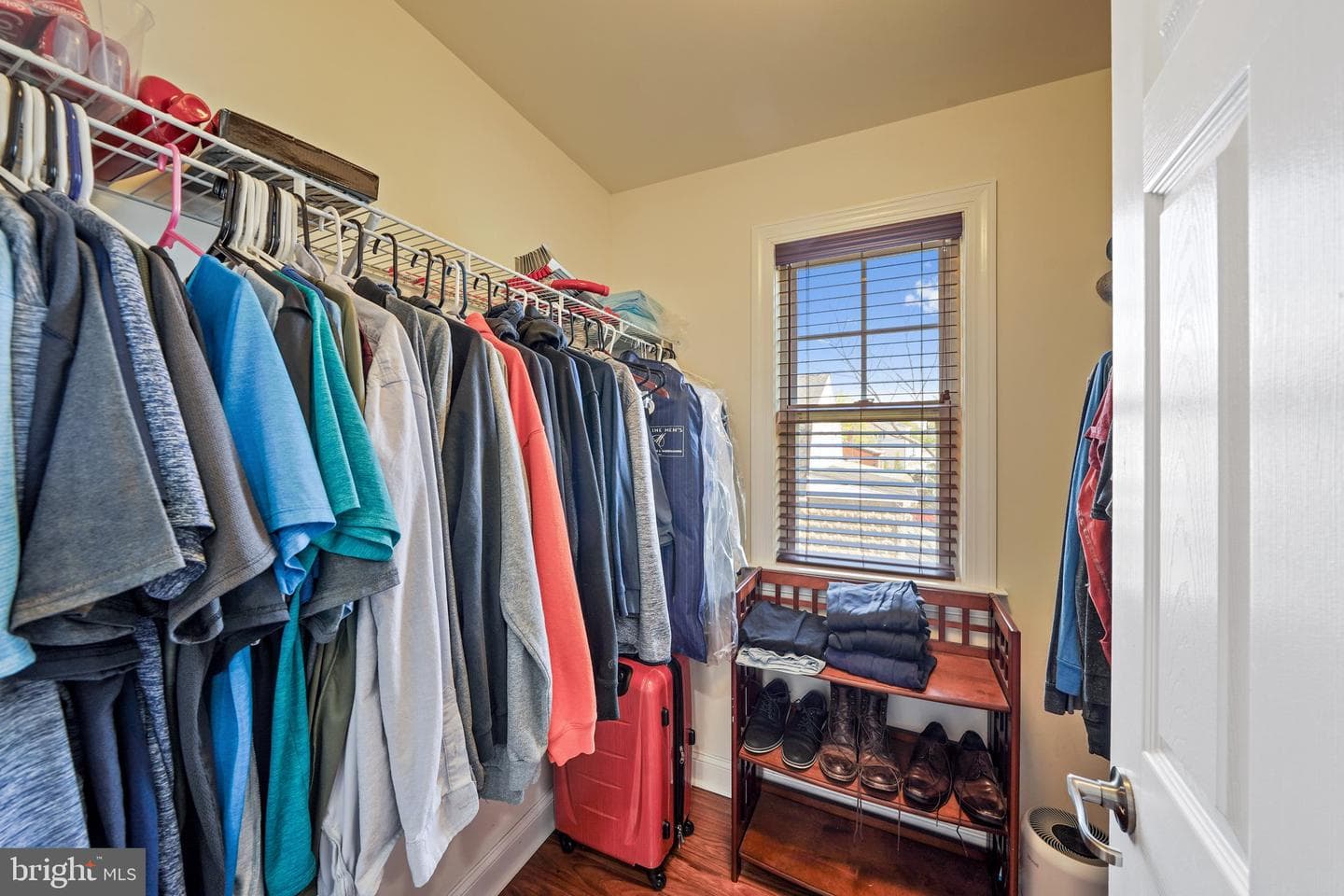 318 E Barnard Street photo 20