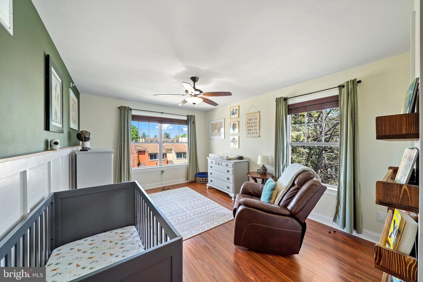 318 E Barnard Street photo 25