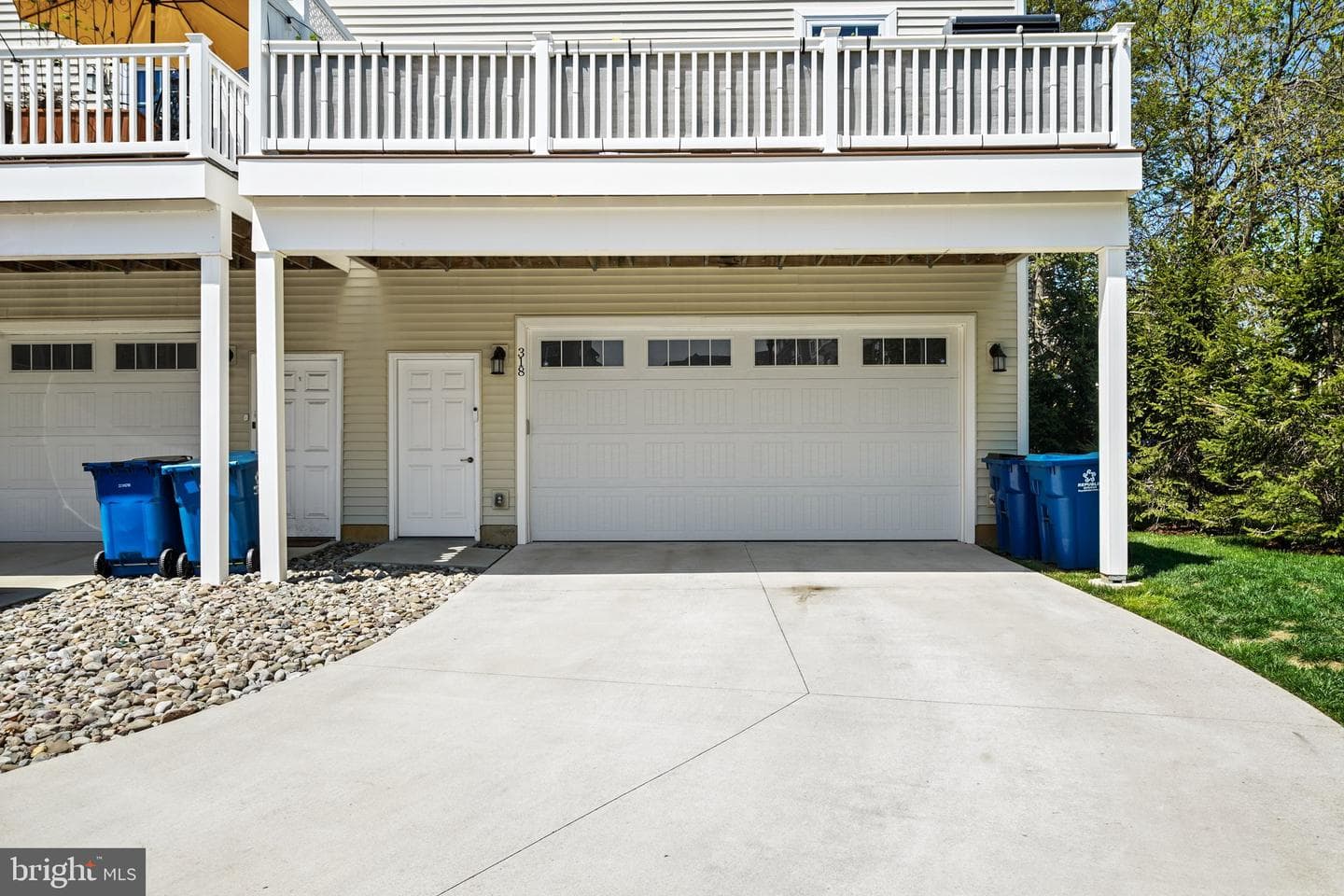 318 E Barnard Street photo 31