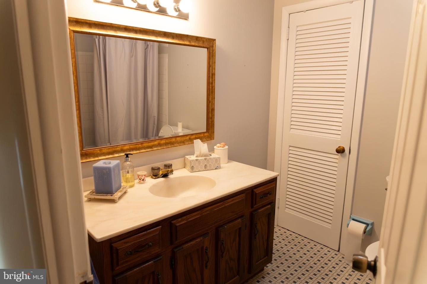 403 Leslie Lane photo 13