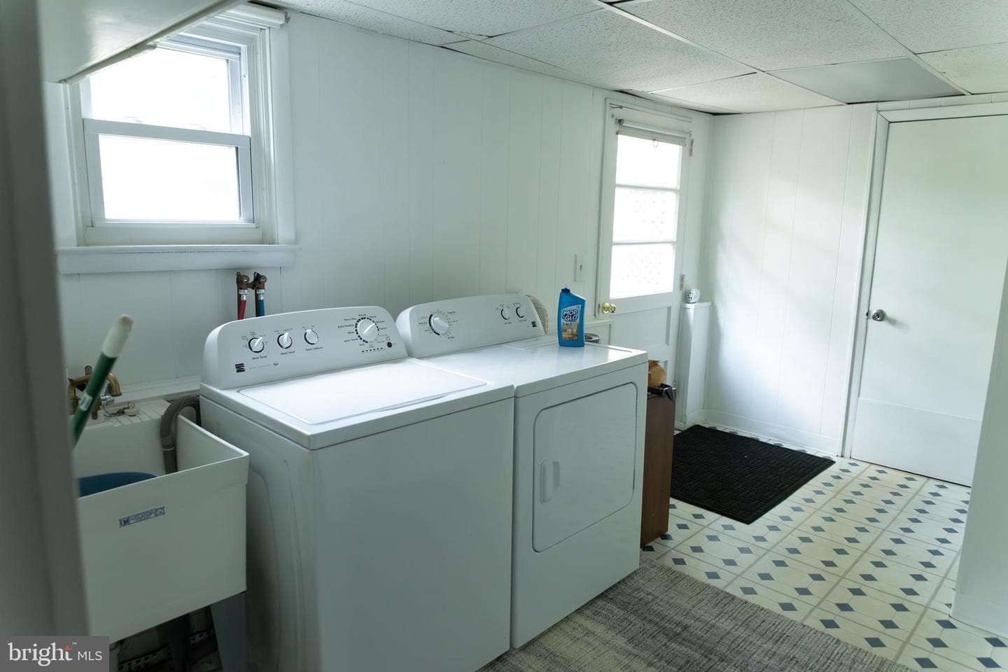403 Leslie Lane photo 15
