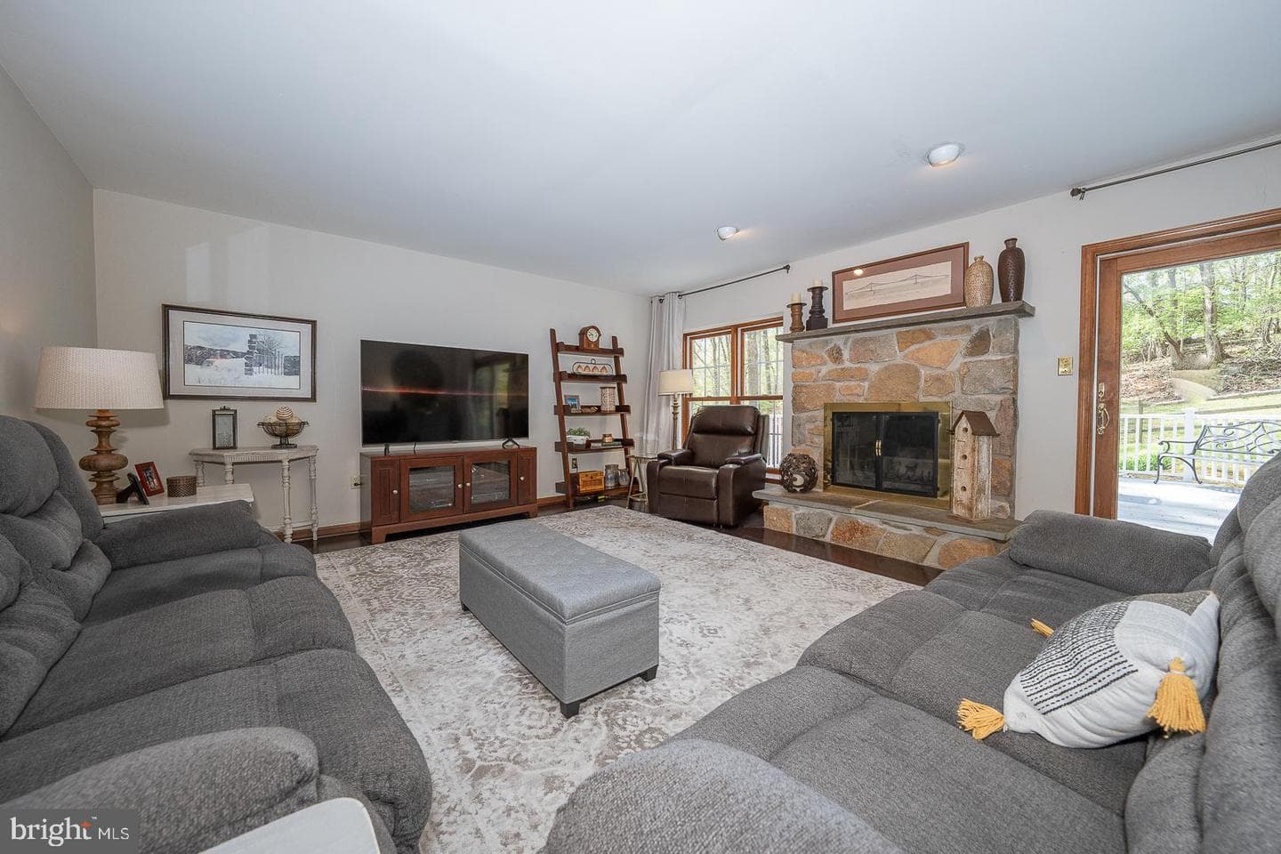 266 Deerhaven Way photo 15