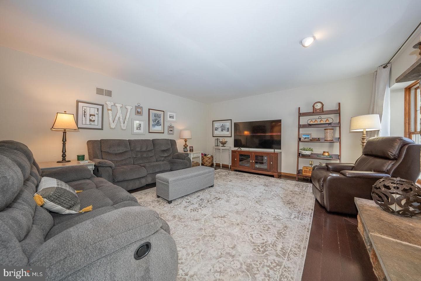 266 Deerhaven Way photo 16