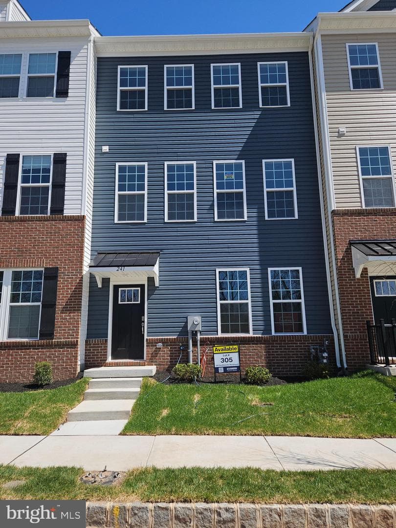 241 Smithworks Boulevard photo 1