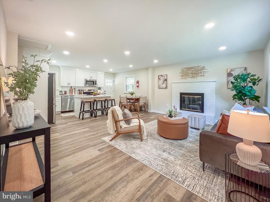 122 W Sherwood Drive photo 6