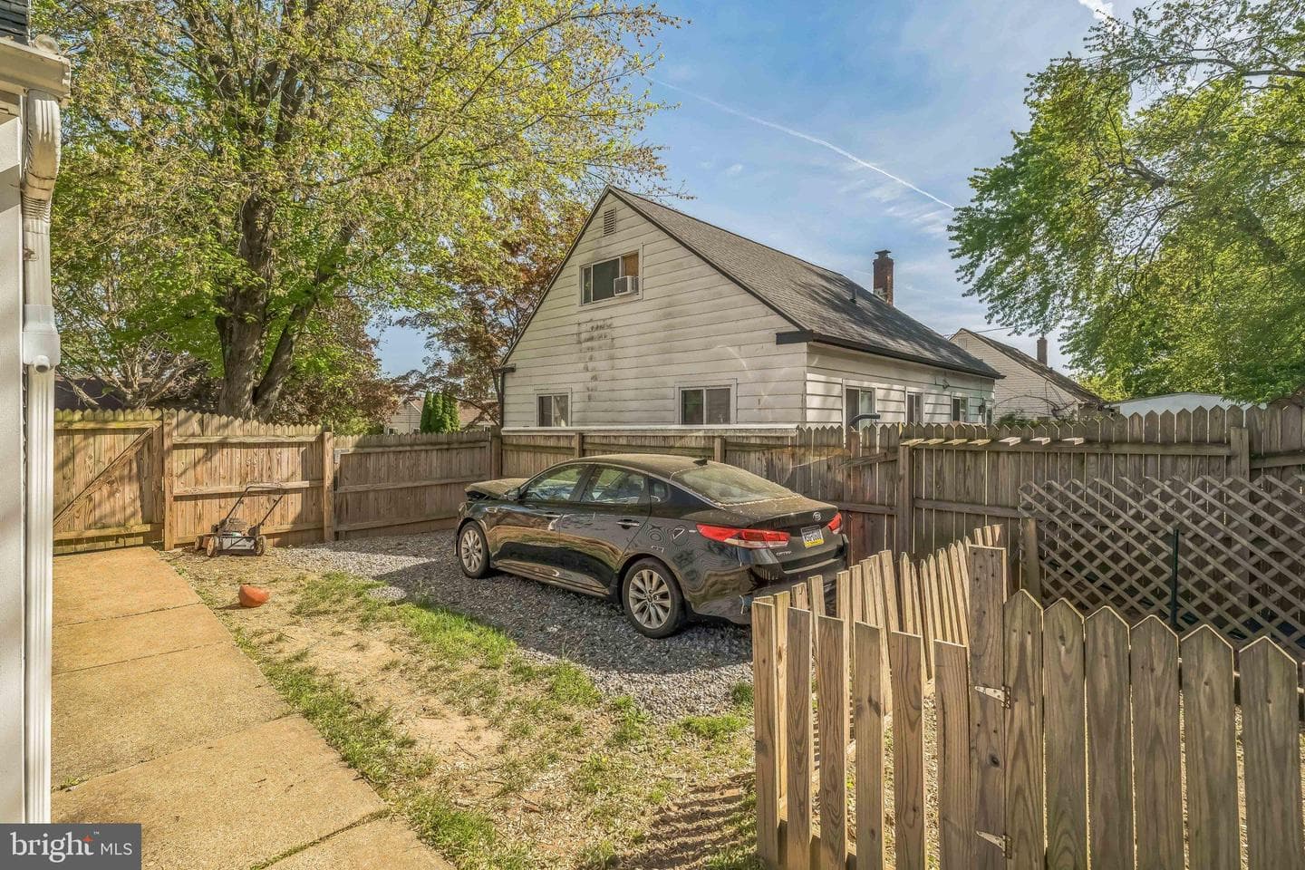 34 Penn Avenue photo 4
