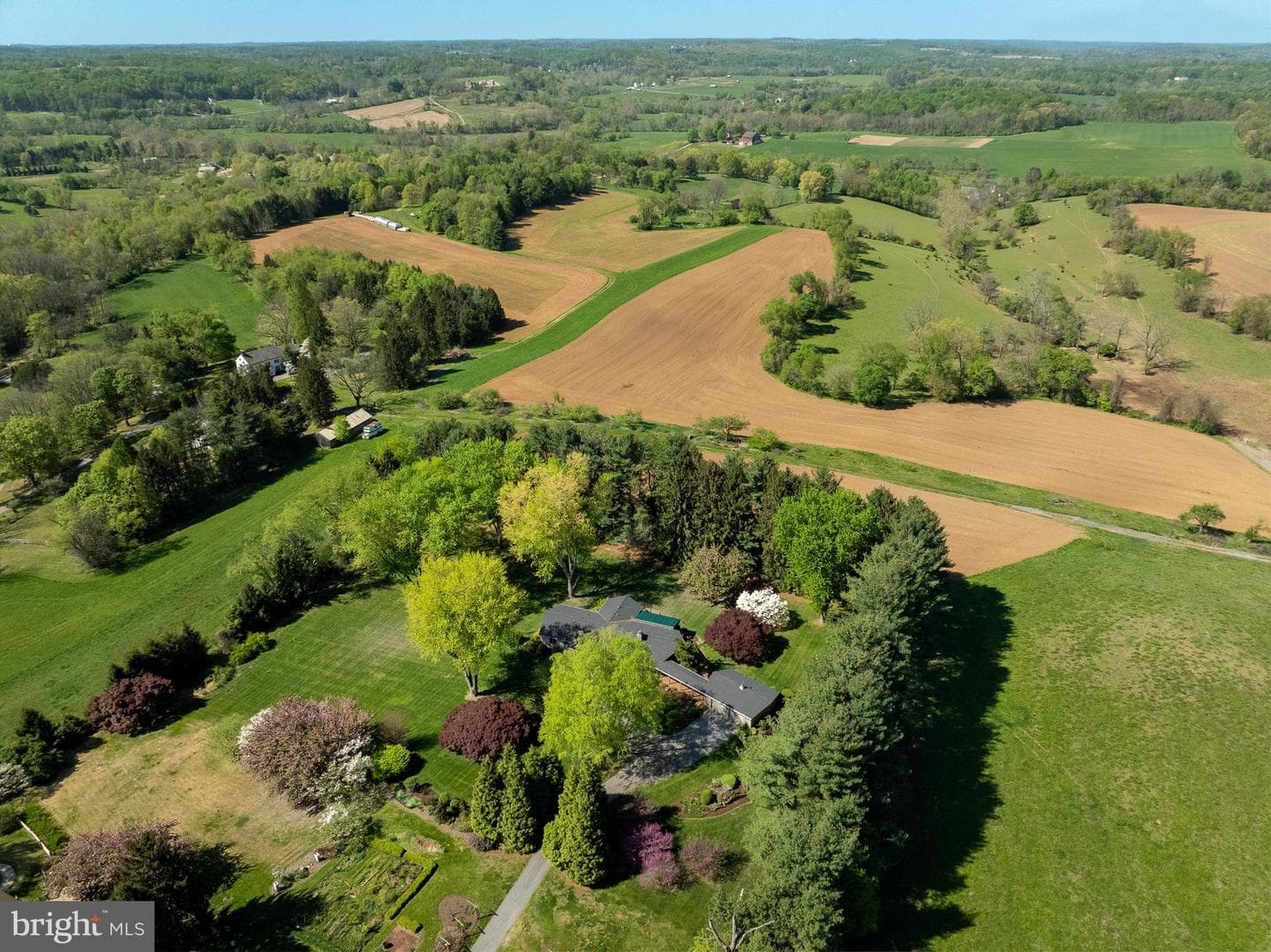 372 Lucky Hill Road photo 1
