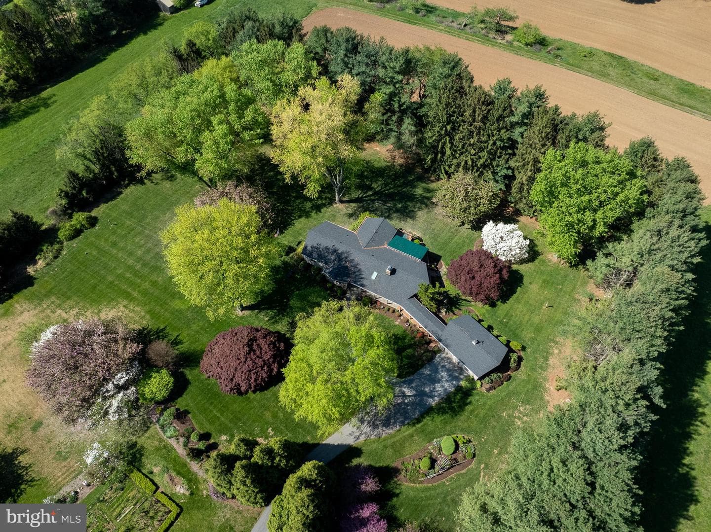 372 Lucky Hill Road photo 38