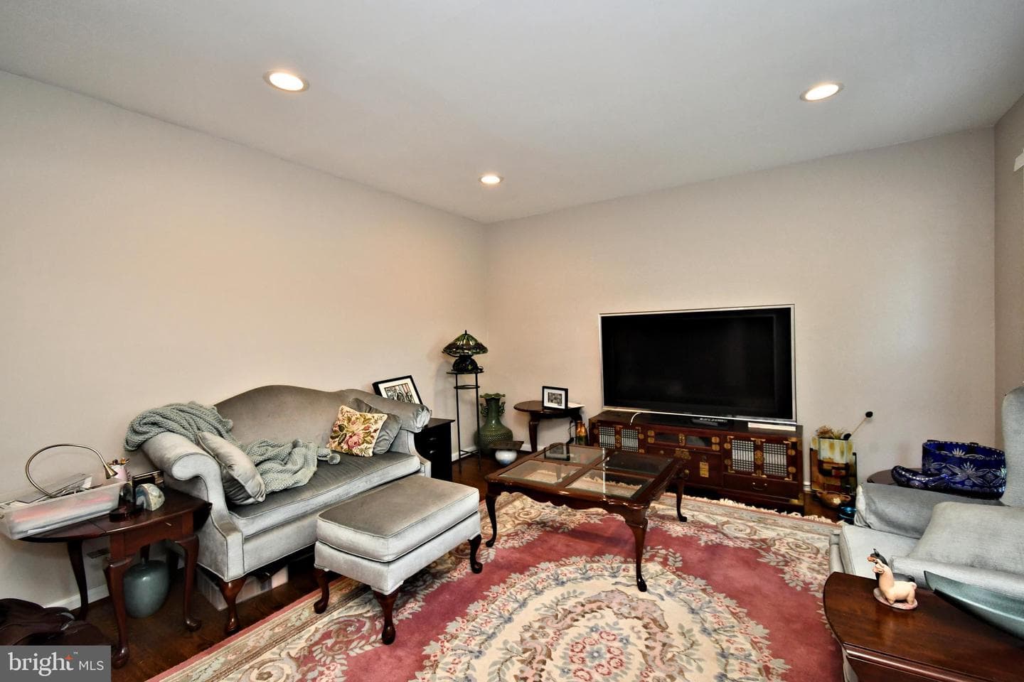 816 Glenn Circle photo 11