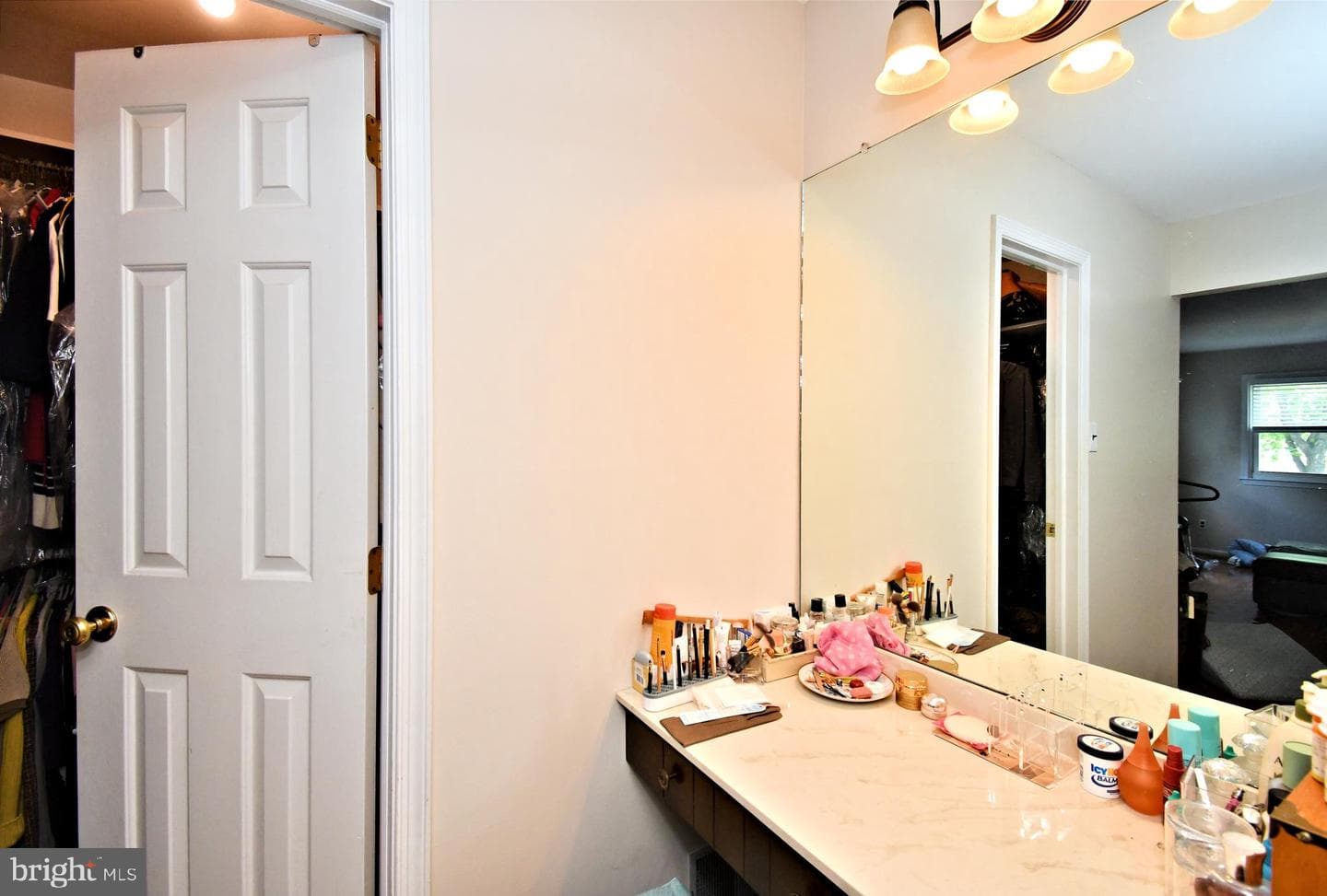 816 Glenn Circle photo 32