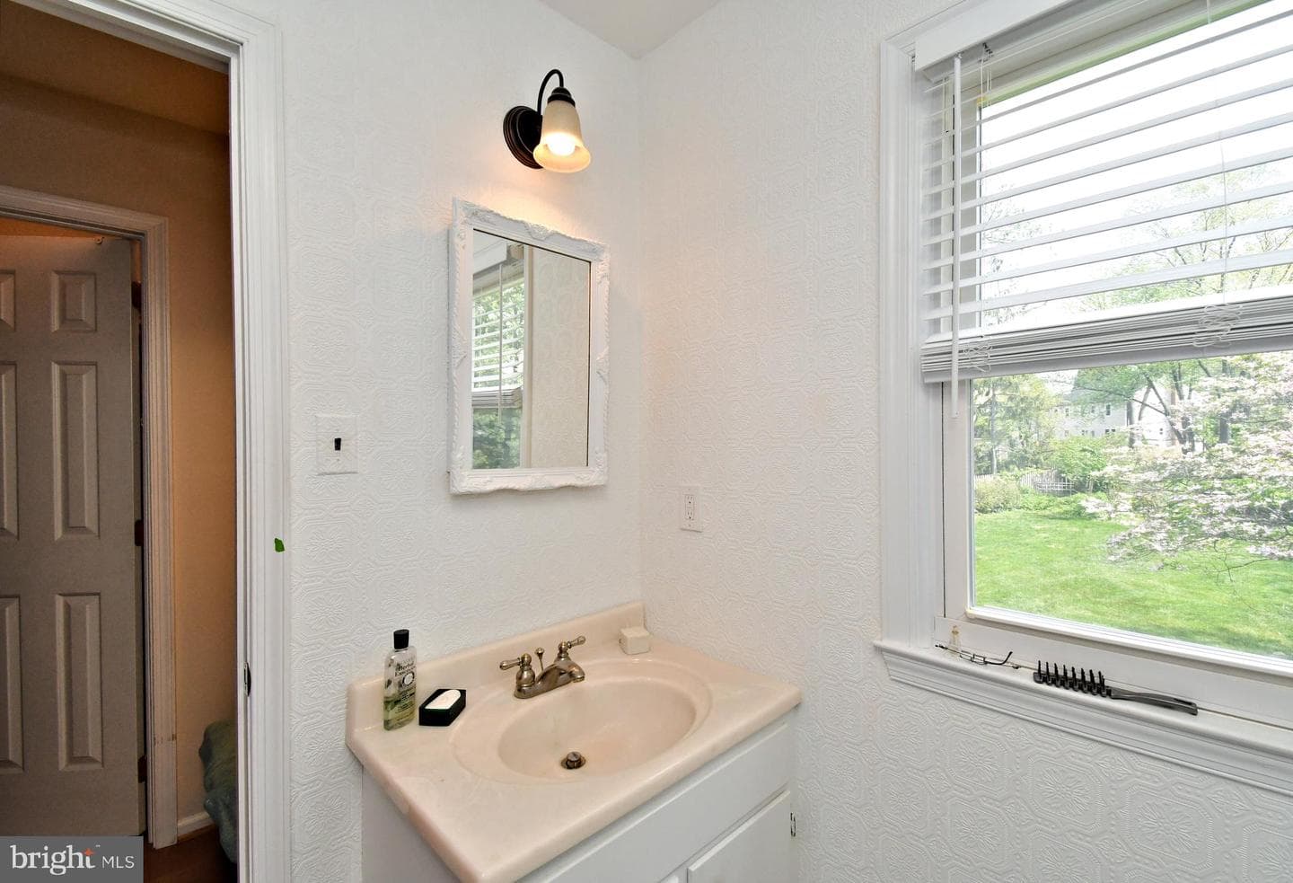 816 Glenn Circle photo 34