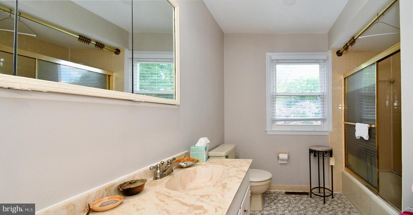 816 Glenn Circle photo 40