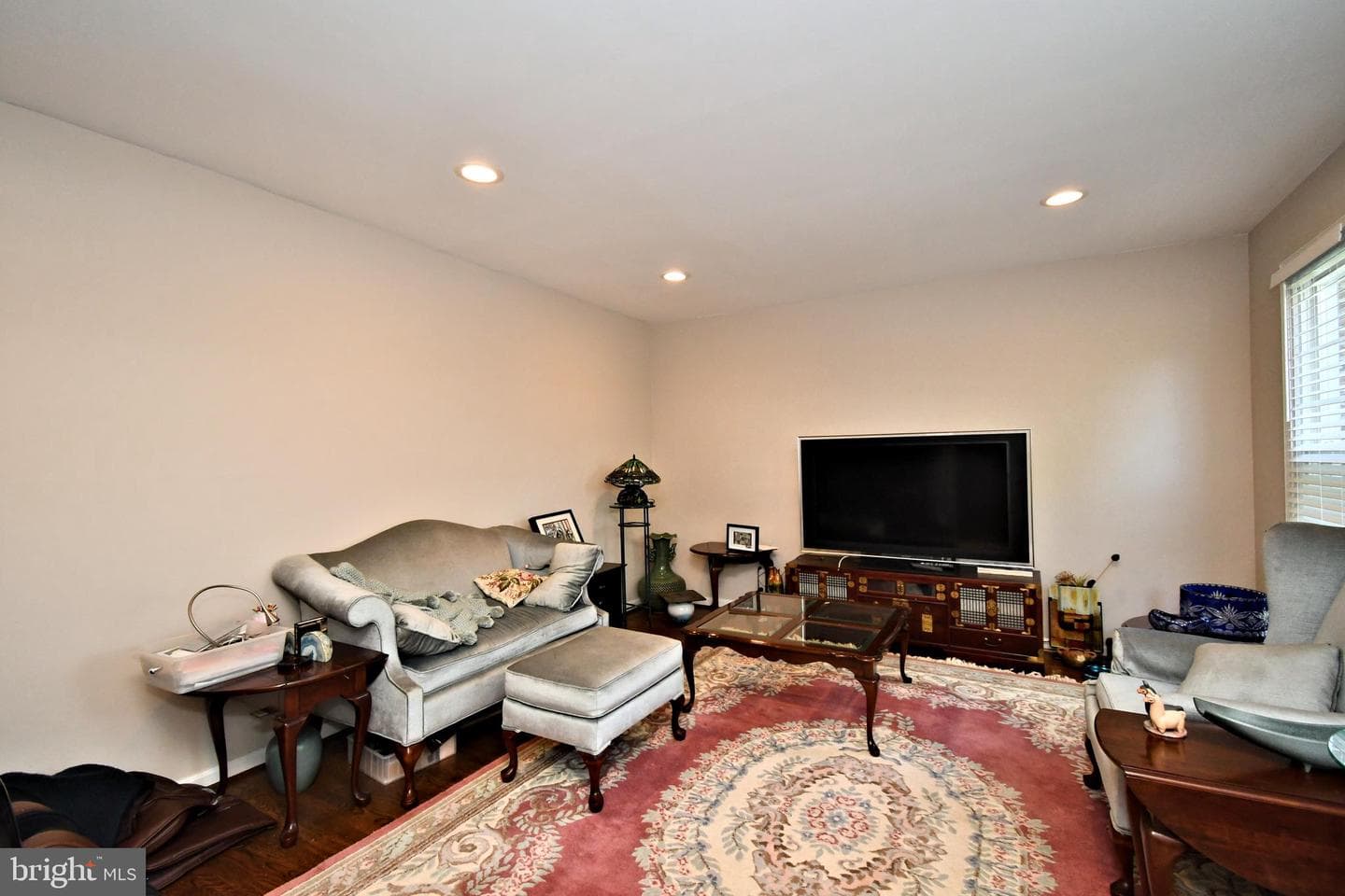 816 Glenn Circle photo 8