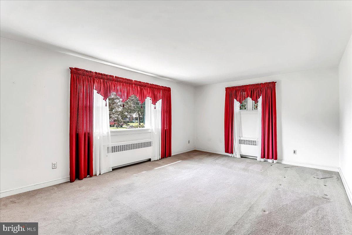1541 Overhill Road photo 3