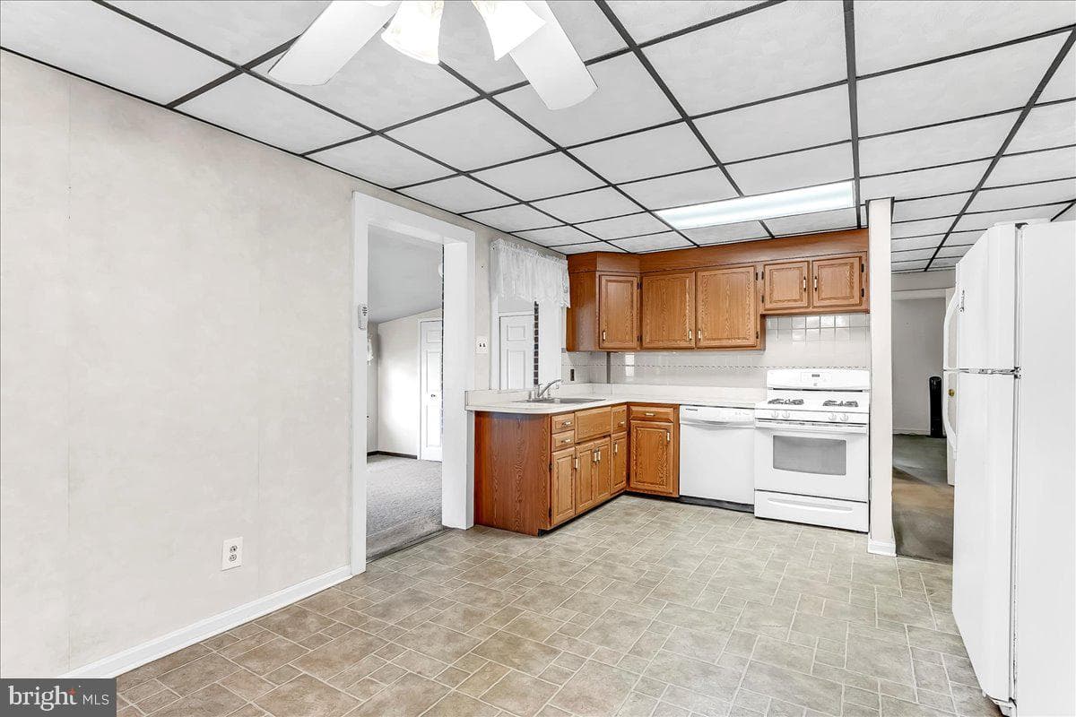 1541 Overhill Road photo 5