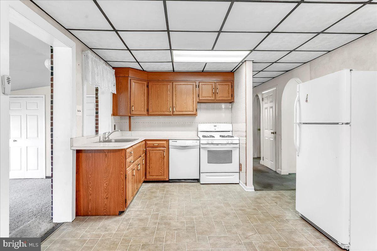 1541 Overhill Road photo 6