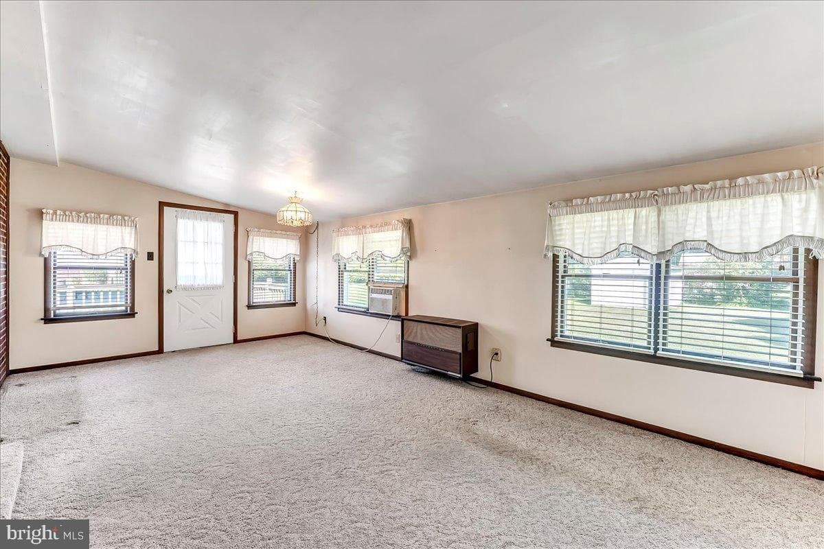 1541 Overhill Road photo 9