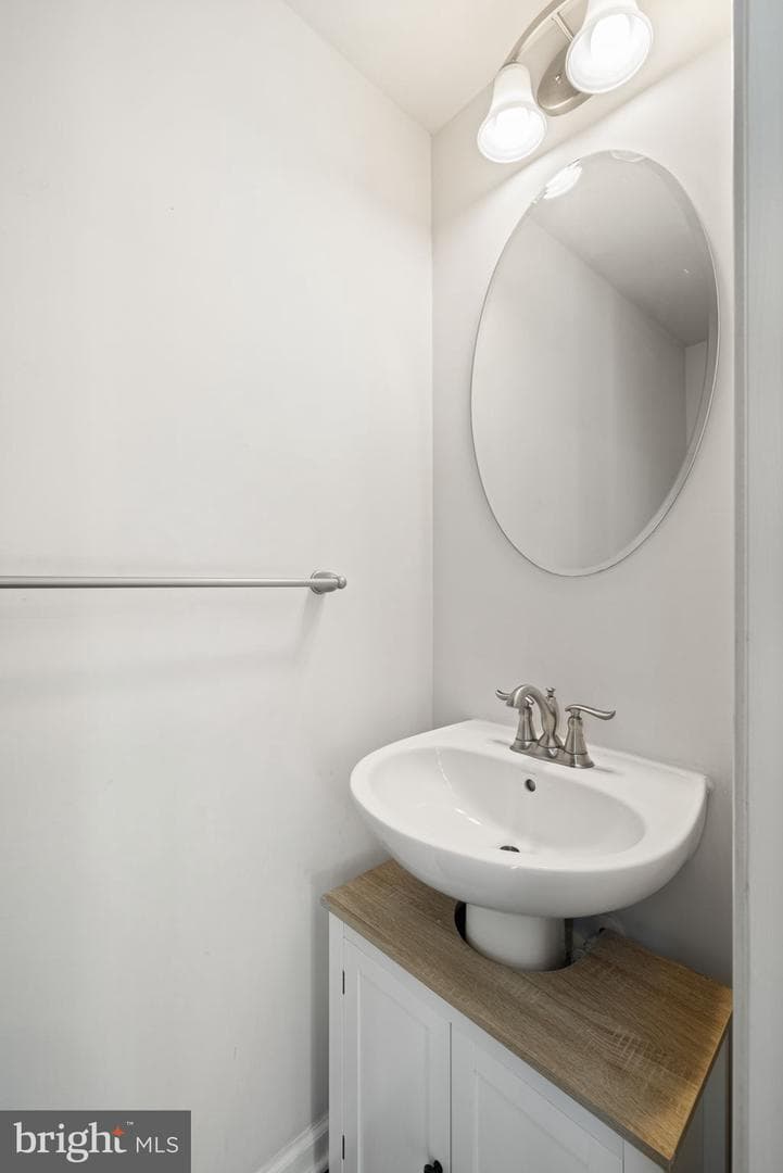 502 Sapphire Drive photo 31