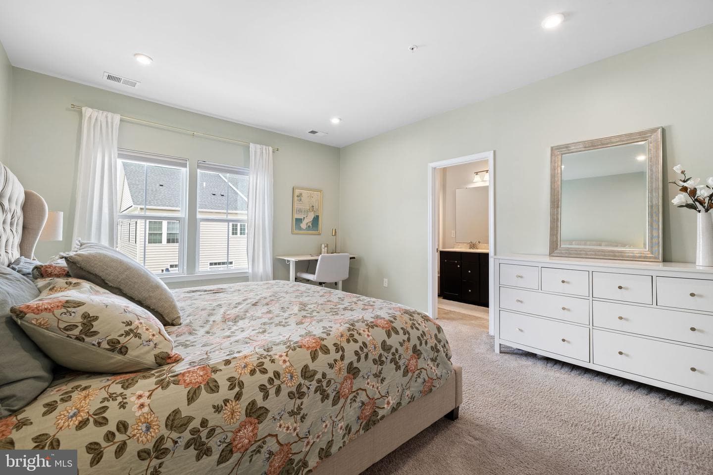 502 Sapphire Drive photo 34