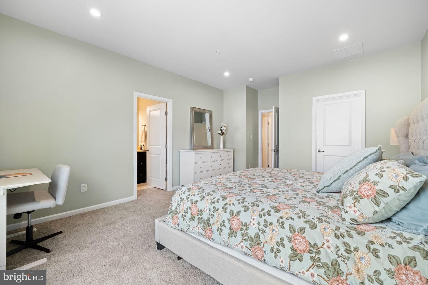 502 Sapphire Drive photo 35