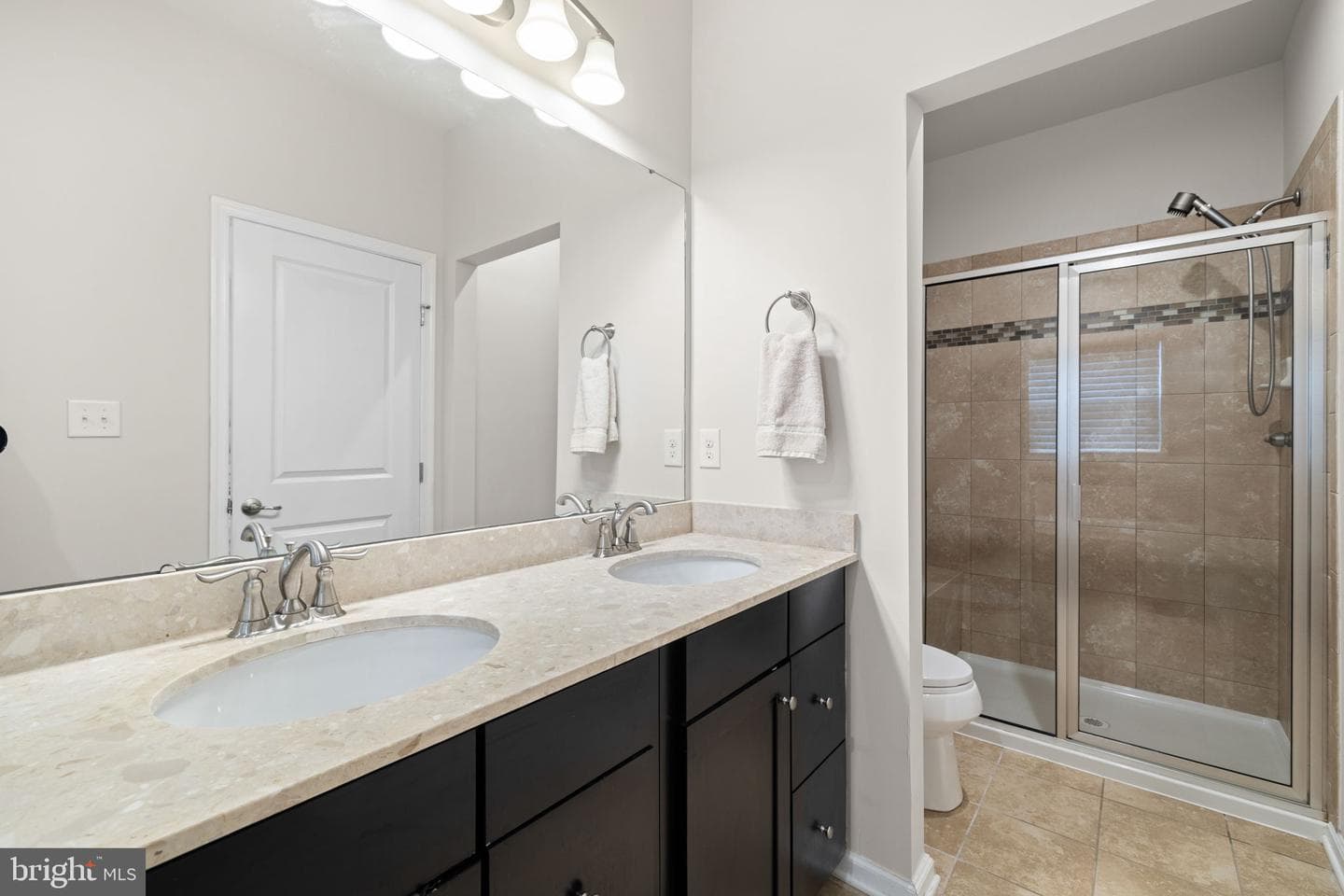 502 Sapphire Drive photo 40