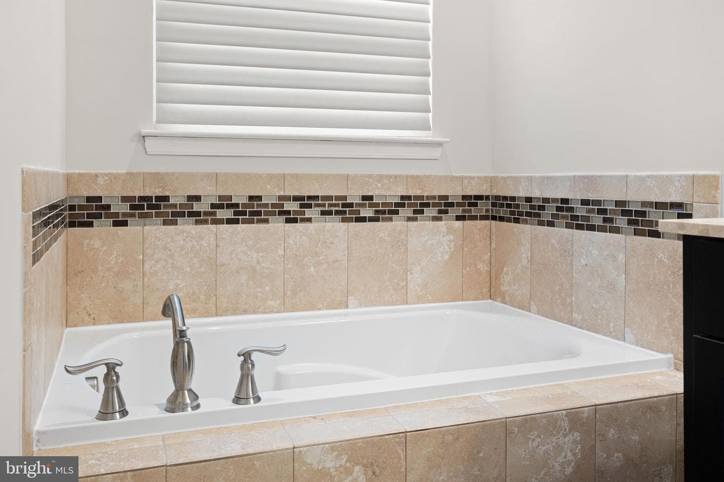 502 Sapphire Drive photo 42