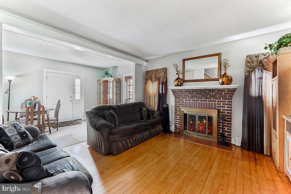 104 Hatfield Road photo 16