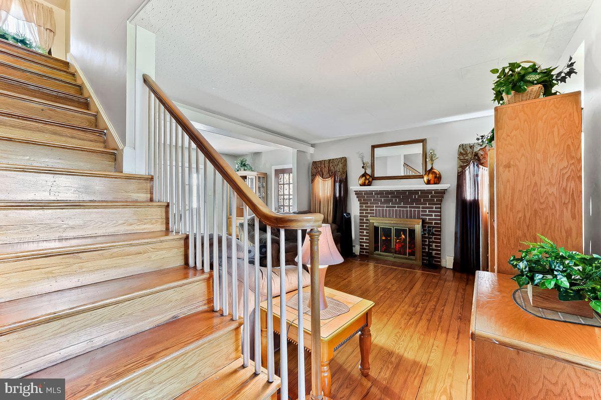 104 Hatfield Road photo 17