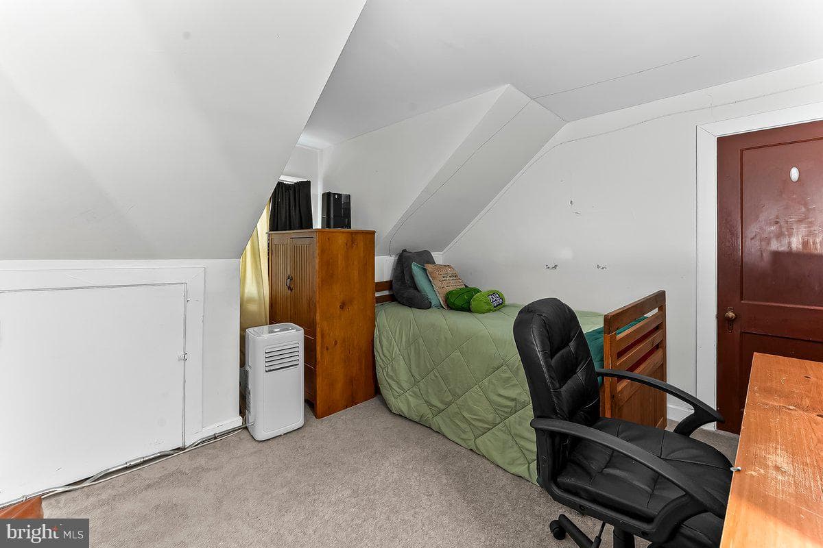 104 Hatfield Road photo 24