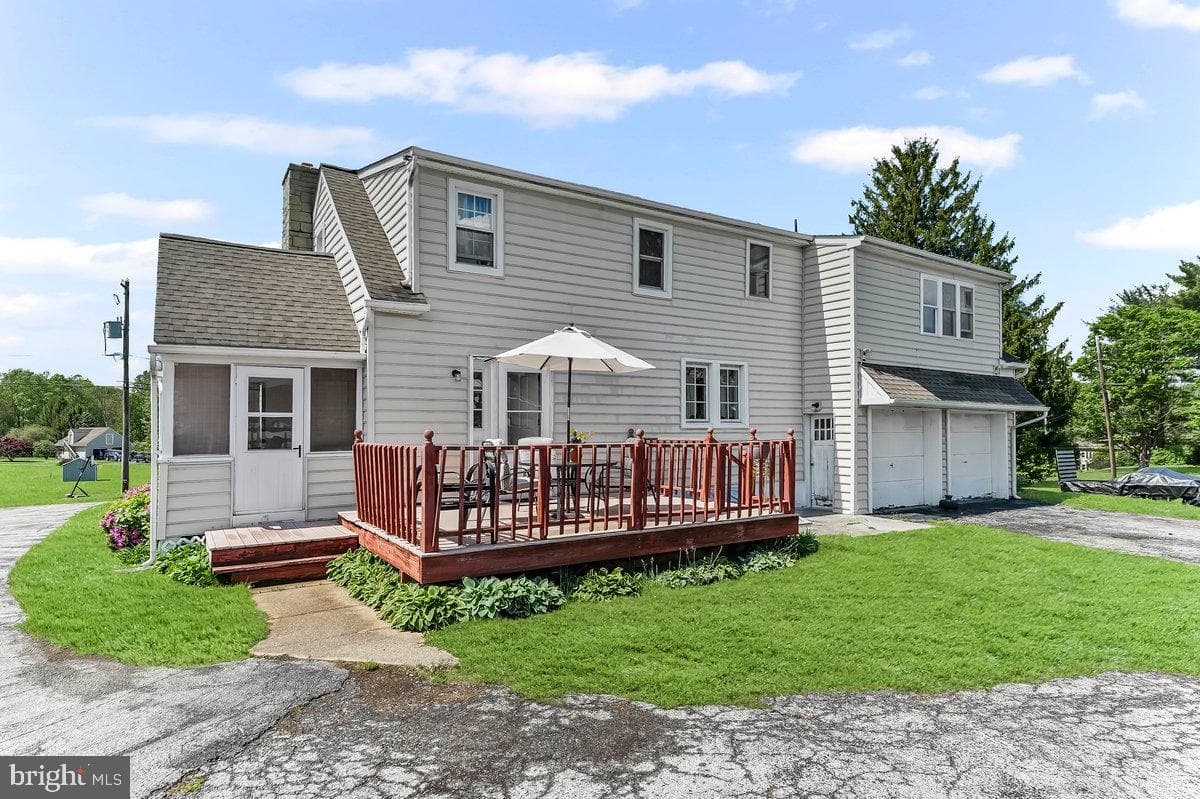 104 Hatfield Road photo 32