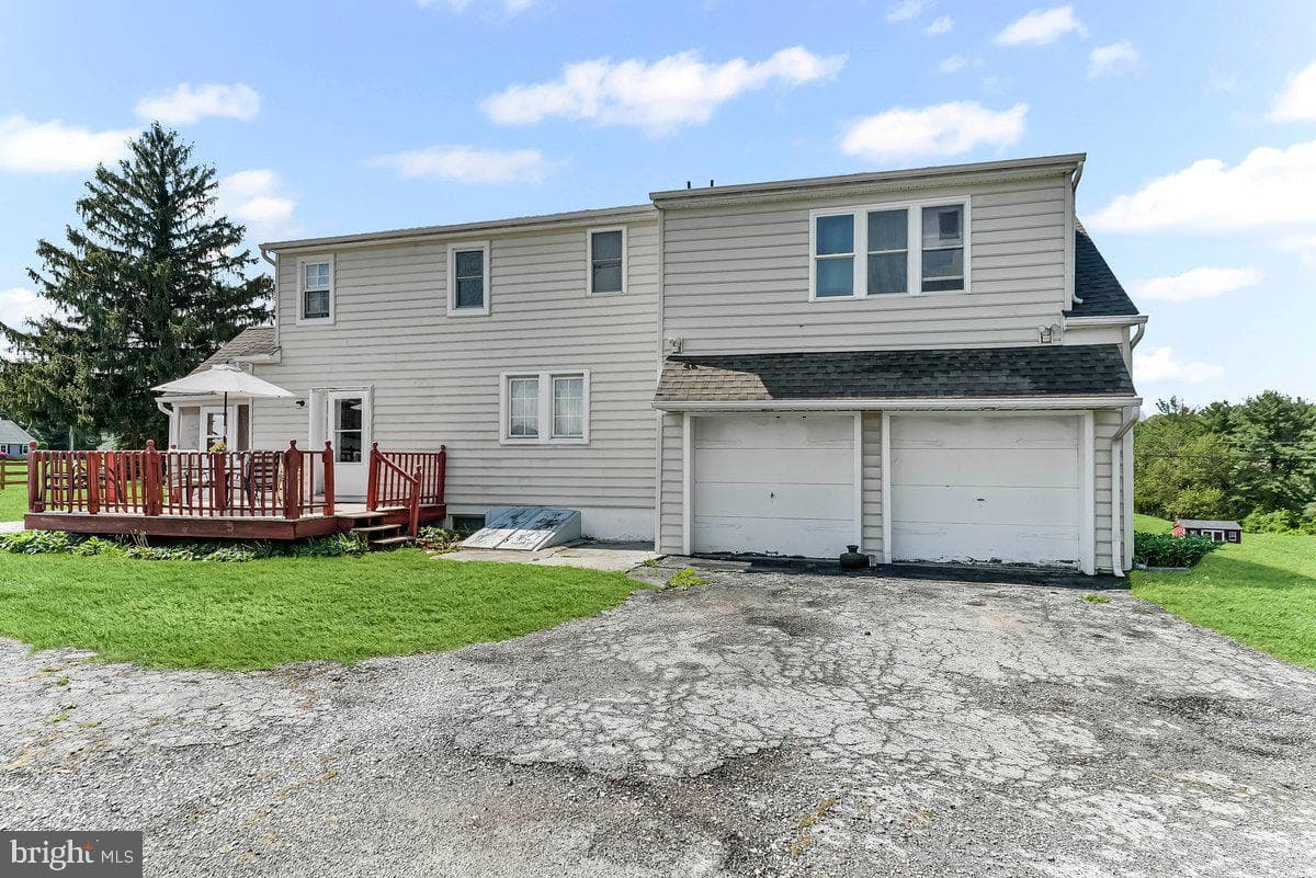 104 Hatfield Road photo 33