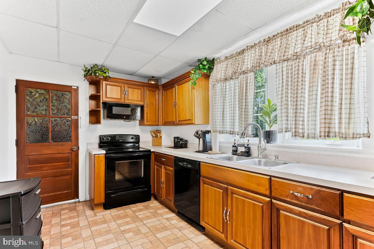 104 Hatfield Road photo 7