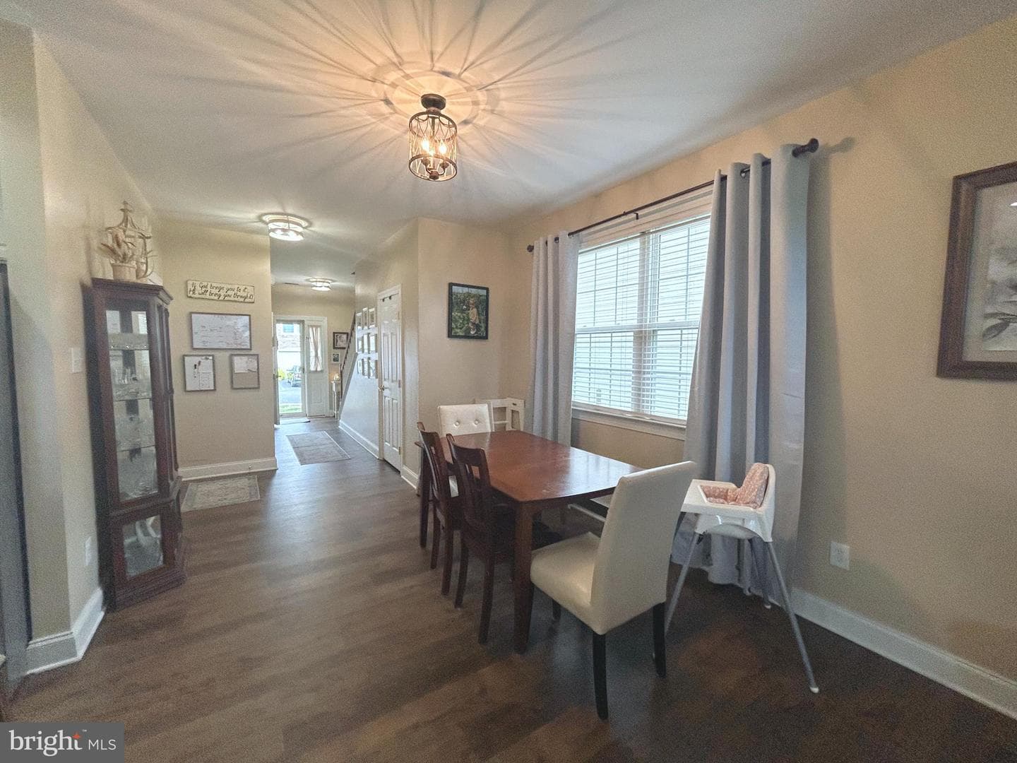 122 Red Oak Court photo 2
