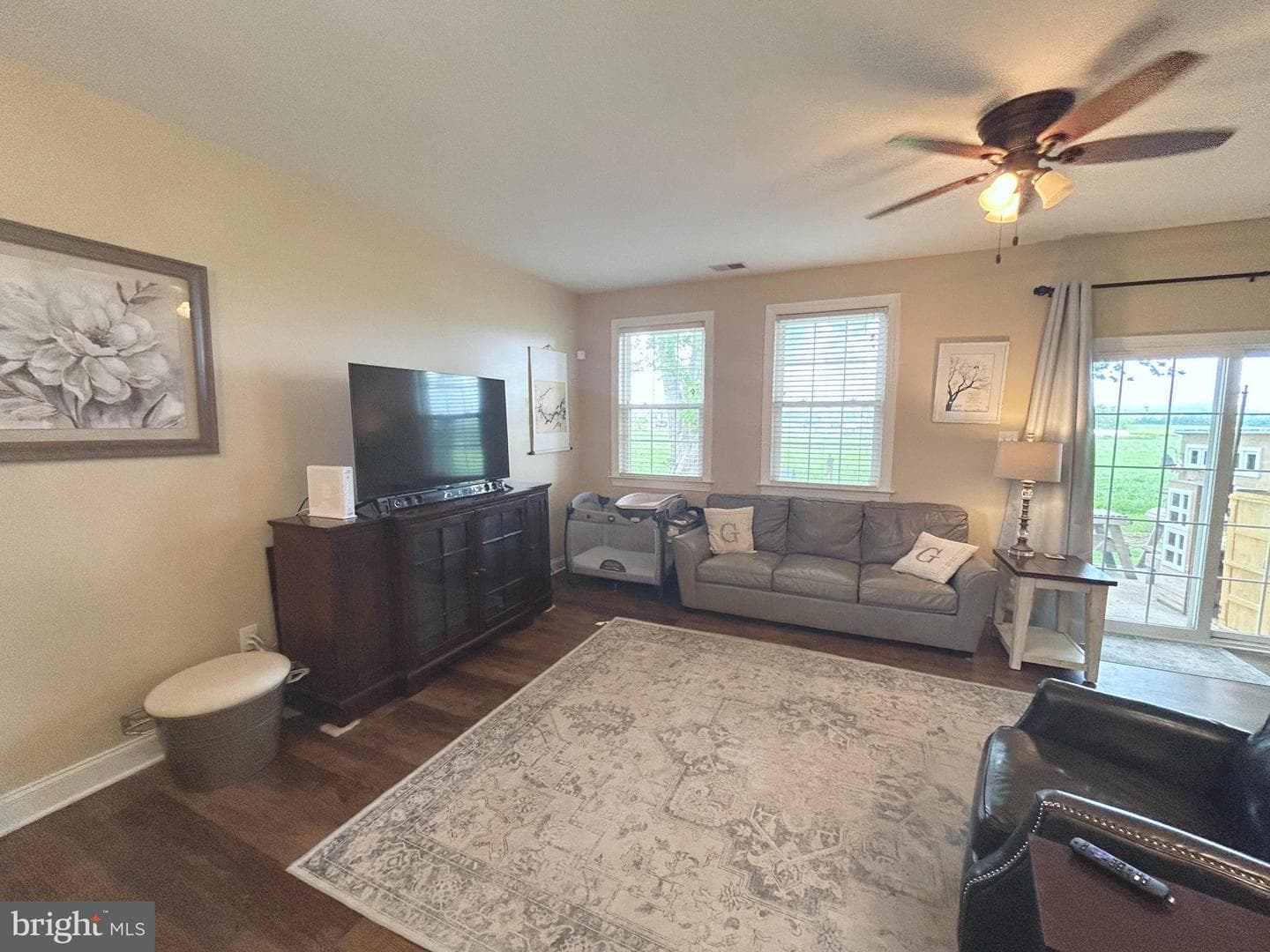 122 Red Oak Court photo 4