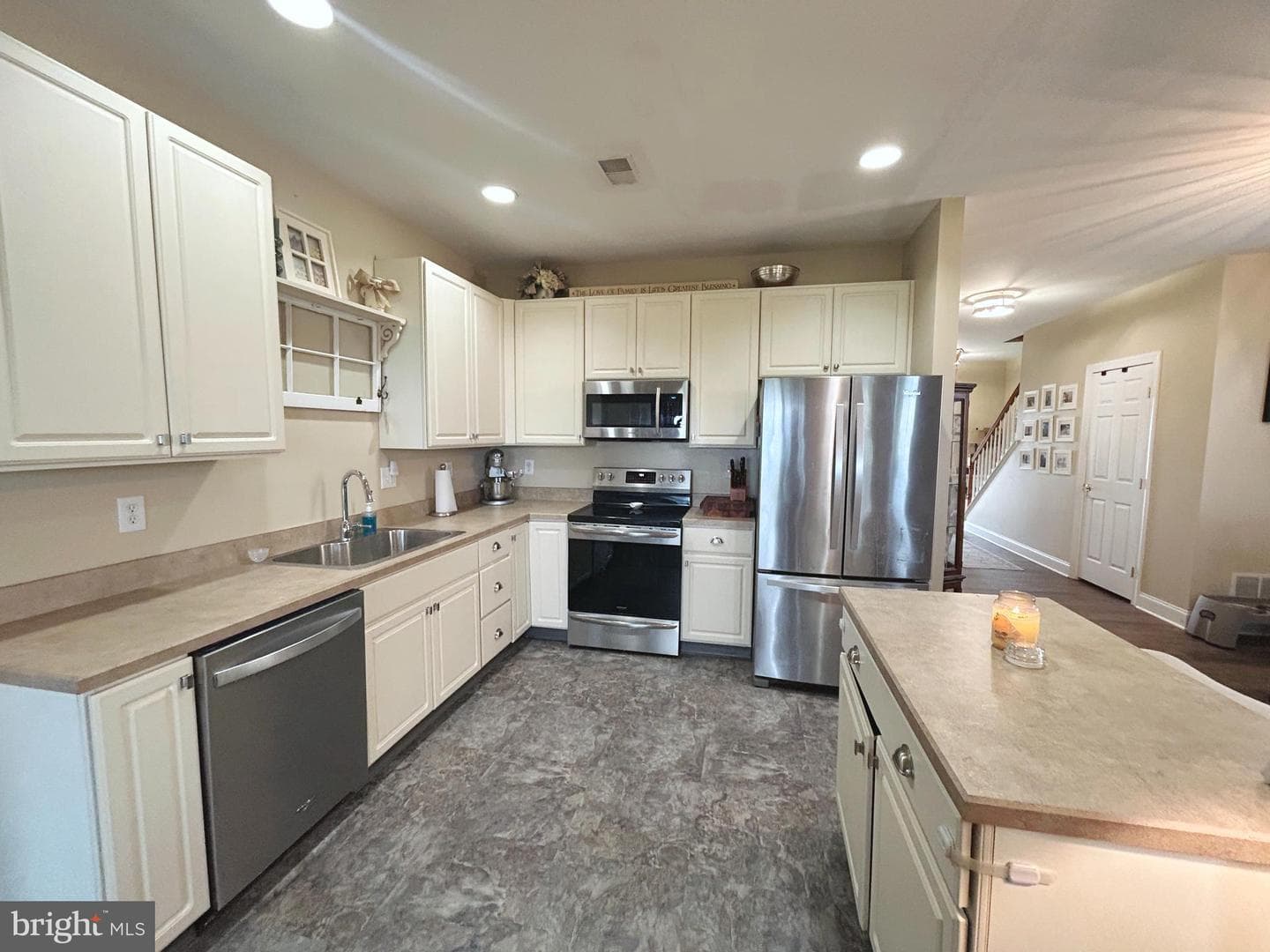122 Red Oak Court photo 6