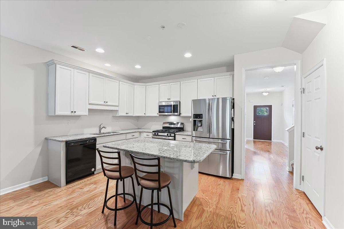 136 Harlow Pointe Court photo 4