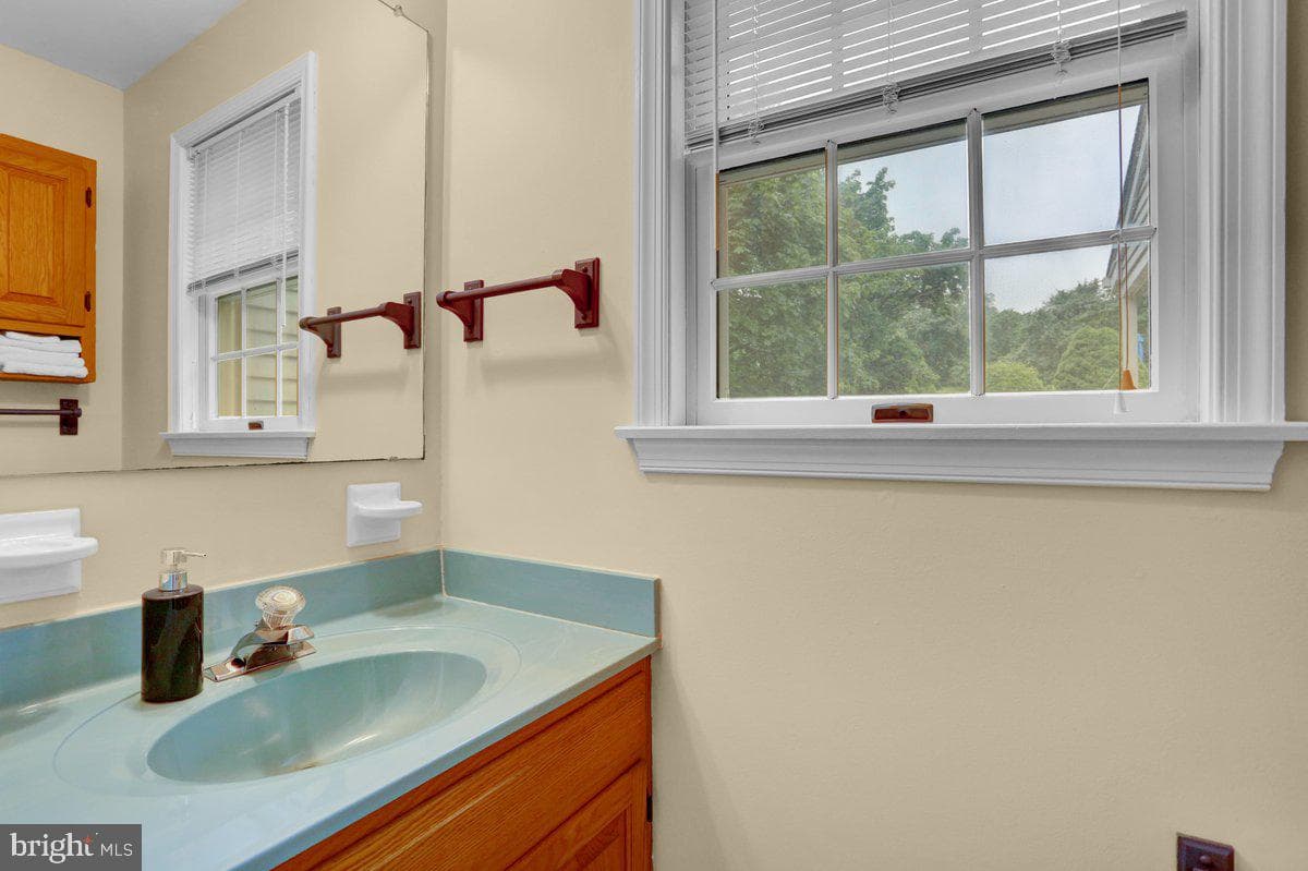 198 Bard Road photo 18