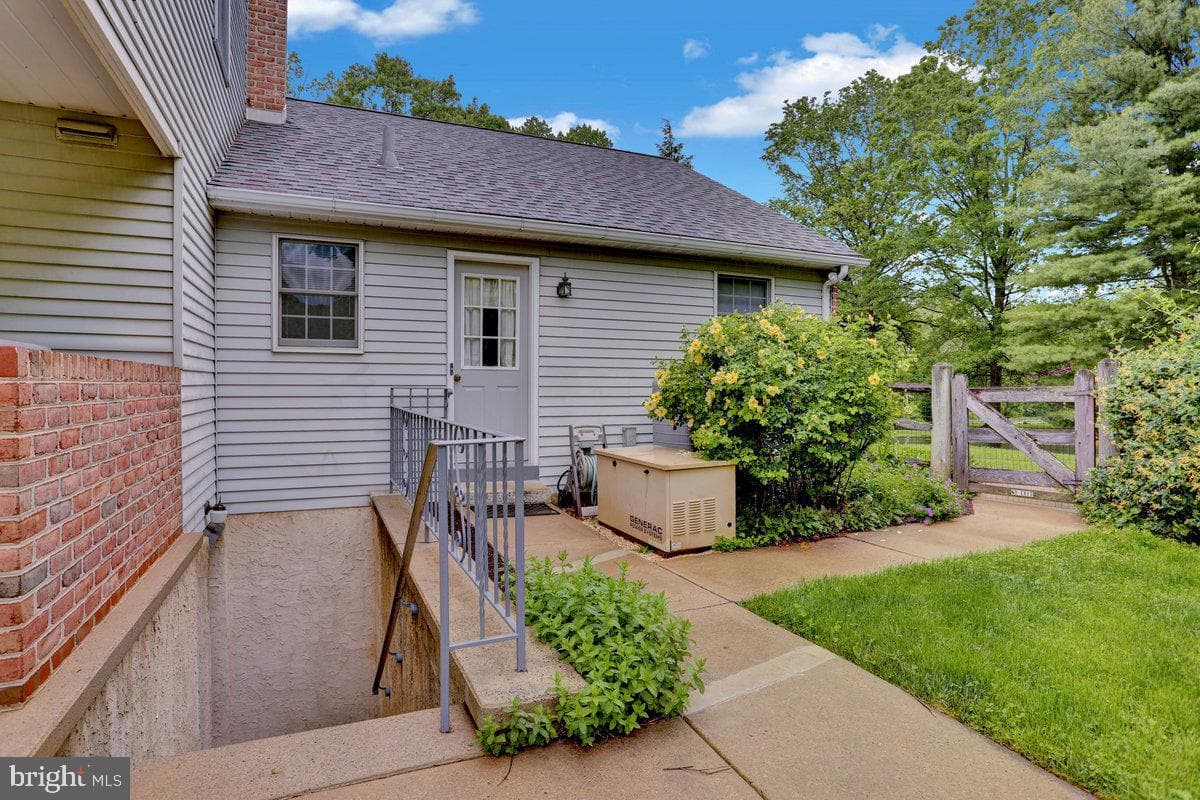198 Bard Road photo 43